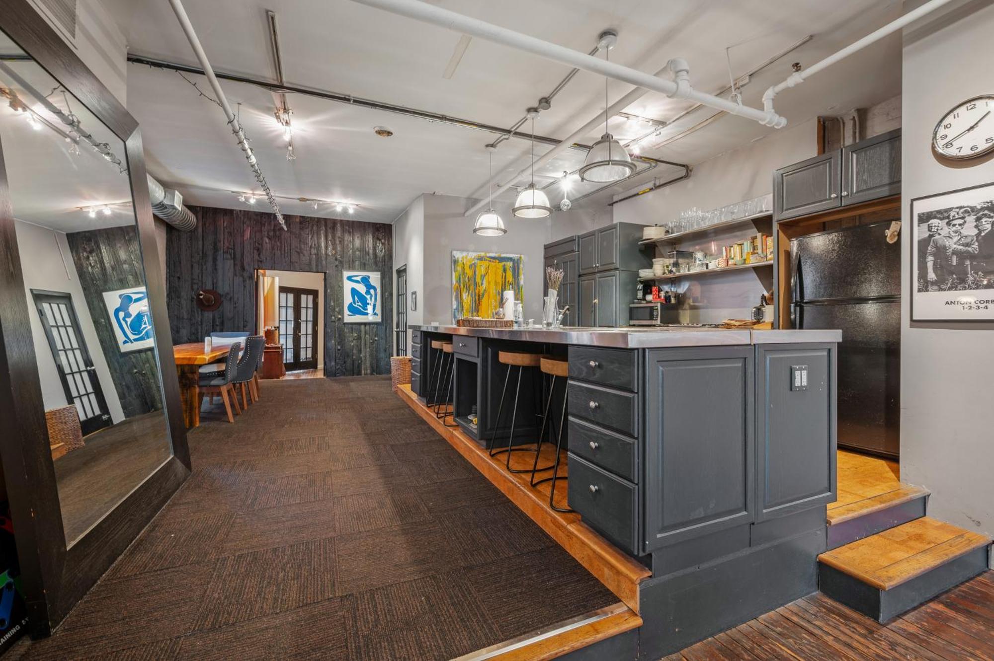 Soho Fancy 2000 Square Feet Loft Appartement